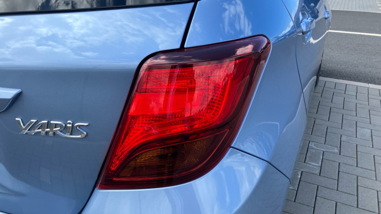 Toyota Yaris 1.33 VVT-i Icon 5dr Petrol Hatchback